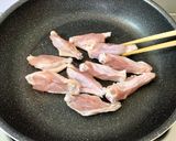 A picture of step 2 of 3-Ingredient Izakaya-Style Salted Grilled Chicken Wings.