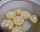 Foto langkah ke 2 dari resep Bening Bayam Jagung.