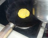 A picture of step 5 of Besan ka chilla.