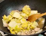 รูปขั้นตอนการทำที่ 2 ของ ผัดผักกาดขาวหมู