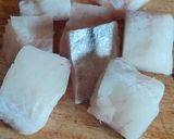 Foto del paso 4 de la receta: Caldereta de Merluza, con cocochas de Bacalao y Gambones