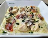 Foto del paso 10 de la receta: Pollo con champiñones y cherrys en salsa bechamel