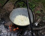 Vörösboros marhapörkölt bográcsban recept fázis 2 fotója