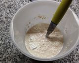 Foto del paso 2 de la receta: Pizza de muzzarella con morrón verde y aceitunas negras