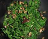 Foto del paso 2 de la receta: Pasta cremosa con kale y champiñones