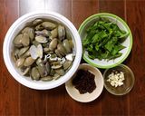 รูปขั้นตอนการทำที่ 1 ของ หอยลายผัดพริกเผา🌶🌿