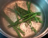 Foto del paso 10 de la receta Salmón fresco en cama de crema de espárragos verdes