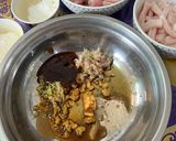 รูปขั้นตอนการทำที่ 2 ของ “หมูทอดเสียบไม้”