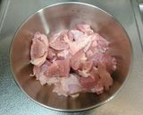 A picture of step 1 of Steamed Chicken Thighs with Garlic and Black Pepper on Napa Cabbage.