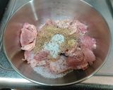 A picture of step 2 of Steamed Chicken Thighs with Garlic and Black Pepper on Napa Cabbage.
