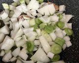 Foto del paso 4 de la receta: Bacalao skrei fresco en salsa de cebolla con tarrina de arroz integral