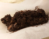 Foto del passaggio 7 della ricetta Salame al cioccolato con le nocciole