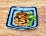 Hình bước làm 3 của món Nấm Đùi Gà Mini Sốt Tiêu Đen