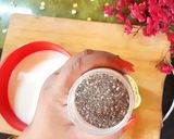 A picture of step 1 of 4 Oats Chia Seeds Puddings.