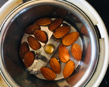 கிரேமே ட்ரை நட்ஸ் ஐஸ் கிரீம் (Creme dried nuts ice cream) ரெசிபி ஸ்டேப் 1 புகைப்படம்