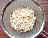 A picture of step 4 of Cold Kimchi Ramen (Korean-Style) Using Instant Noodles.