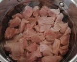 Pas rețetă Tochitură de porc cu mămăligă și cașcaval 1 fotografie