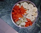 मिल्की फ्रूटी कॉर्न फ्लेक्स (milky frutti corn flakes recipe in Hindi) रेसिपी चरण 2 फोटो