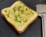 கார்லிக் சீஸ் சான்விச் (Garlic Cheese Sandwich Recipe in Tamil) ரெசிபி ஸ்டேப் 2 புகைப்படம்