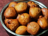 मीठे गुलगुले (नवरात्री स्पेशल) (Navratri Special Meethe Gurgle Recipe in Hindi)