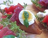 Pas rețetă Bruschetti cu mozzarella, roșii cherry și busuioc 4 fotografie