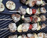 Une image de l'étape 2 de Brochettes de poulet mariné.