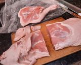 Foto del paso 1 de la receta: Lechoncito (cuarto trasero) al horno