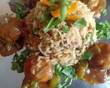 A picture of step 4 of Fried Rice with Manchurian balls.