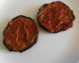 Foto del paso 5 de la receta: Berenjena con pesto rojo y queso de cabra