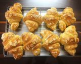 Hình bước làm 19 của món Croissant (Bánh sừng bò)