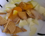 Foto del paso 2 de la receta: Pudín de manzana y galletas (al microondas)