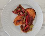 Foto langkah ke 4 dari resep Salmon Paprika Saus Tiram.