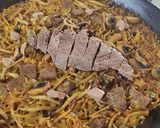 Foto del paso 9 de la receta: Fideuá de aguja ibérica con setas y foie