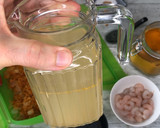 Foto del paso 3 de la receta: Fideuá de gambas en Lékué al microondas