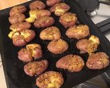 Une image de l'étape 7 de Pommes de terre rouges croustillantes fracassées à l'ail, échalote, chapelure aux épices.