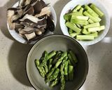 蘆筍炒鮑魚菇的食譜步驟1照片