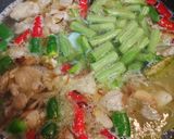 Foto langkah ke 4 dari resep Asem-Asem Daging Buncis.