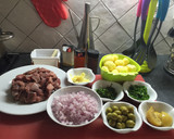 Foto del paso 1 de la receta: Carne con patatas y aceitunas 