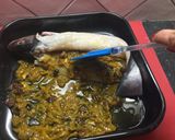 Foto del paso 4 de la receta: Pescado con cebolla caramelizada y pasas