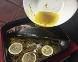 Foto del paso 5 de la receta: Pescado con cebolla caramelizada y pasas