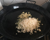 Foto del paso 2 de la receta: Paella de arroz a mi manera 