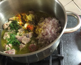 Foto del paso 3 de la receta: Carne con patatas y aceitunas 