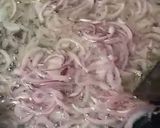 A picture of step 1 of Jhat pat Karahi Qeema Alu.