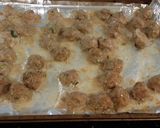 A picture of step 4 of Asian Spicy/Sweet Meatball lettece Wraps.
