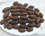 A picture of step 5 of Chocolates in jem and nuts.
