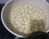 Foto langkah ke 1 dari resep Gnocchi Cheese Bolognese.