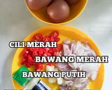 Gambar langkah 1 resipi Telur Goreng Bawang Tumis Garing.