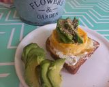 Foto del paso 3 de la receta: Tostada con palta y huevo