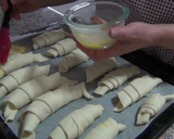 Foto del paso 4 de la receta: Croissant rellenos de crema pastelera sin huevo y sin leche