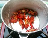 A picture of step 13 of First Attempt Success! Salt-Steamed Crayfish.